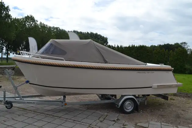 Oldambtsloep 600 Tender + Suzuki DF30 - Watersport Reinders Beerta
