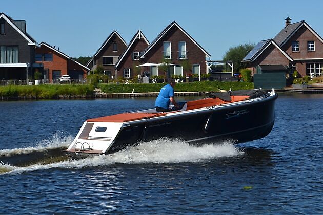 Reitdieper 735 Tender + Suzuki DF140 BTGL Watersport Reinders Beerta